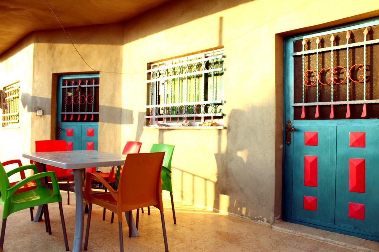Bedouin Pink Ecohouse Acomodação com café da manhã Wadi Musa Exterior foto