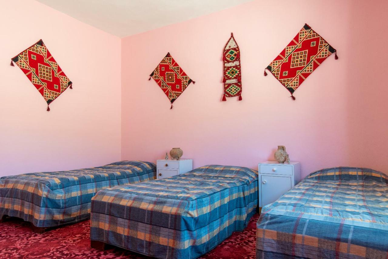 Bedouin Pink Ecohouse Acomodação com café da manhã Wadi Musa Exterior foto