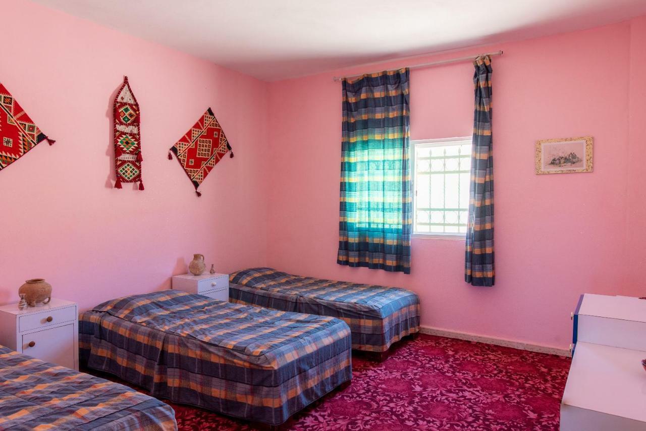 Bedouin Pink Ecohouse Acomodação com café da manhã Wadi Musa Exterior foto